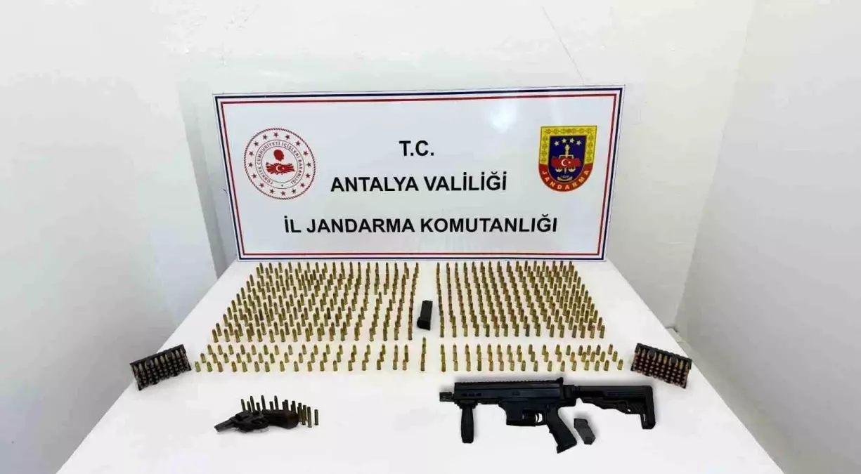 antalyada kacak silah operasyonu lg33F9h2