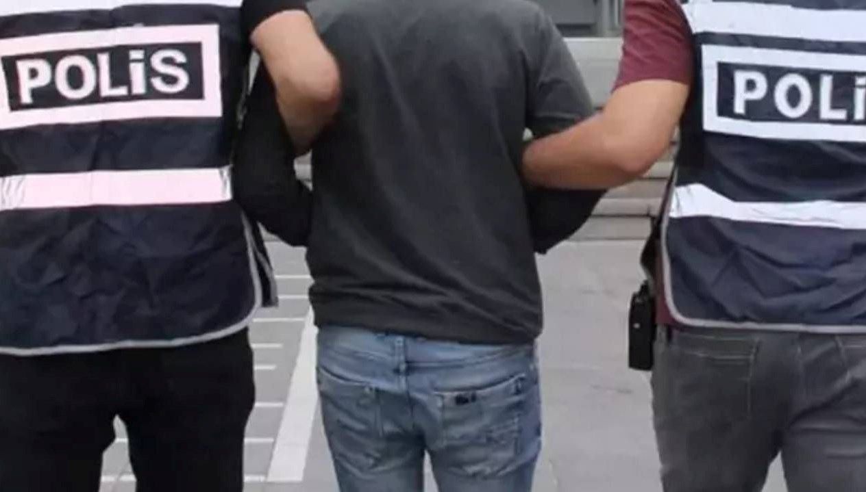 antalyada kediyi tekmeleyen kisi yakalandi TdGhdcWO