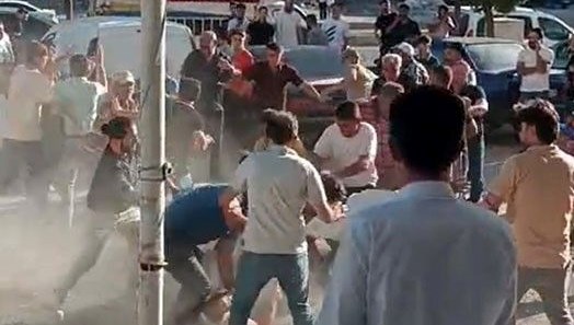 batmanda tasli sopali kavga alti yarali 6GOpjN5R