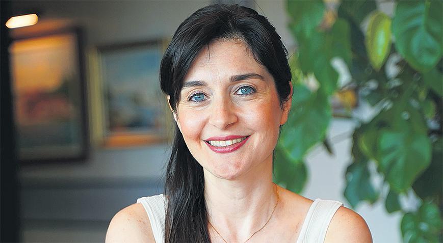 beyaz atli prenslere inandirilarak buyutulduk ux3jlb8y.jpg