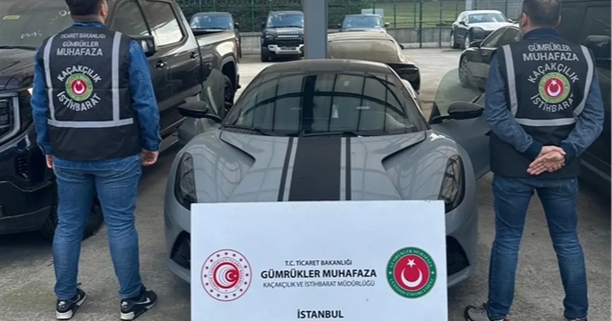 istanbulda 288 milyon tl degerinde 10 luks araca el konuldu E5BeZjzz.webp