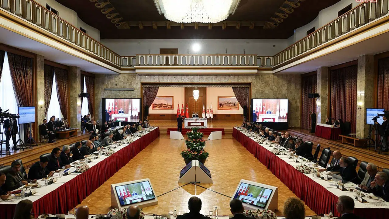 komisyondan imrali karari teroristbasi abdullah ocalan ile gorusulecek mi rKI1IAgV