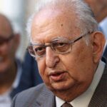 son-dakika-husamettin-cindoruk-hayatini-kaybetti-VZk51Zvy