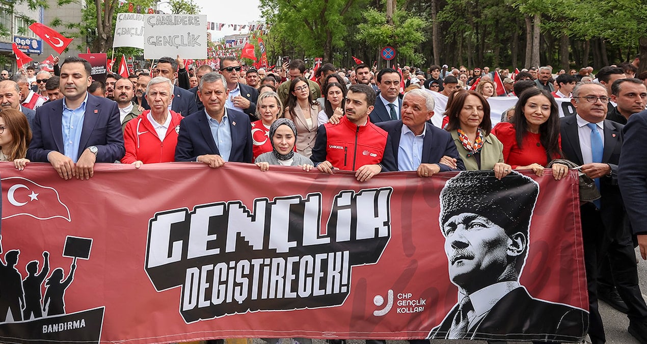 Özgür Özel, The Economist ile Türkiye’nin Siyasi Mücadelelerini Değerlendirdi